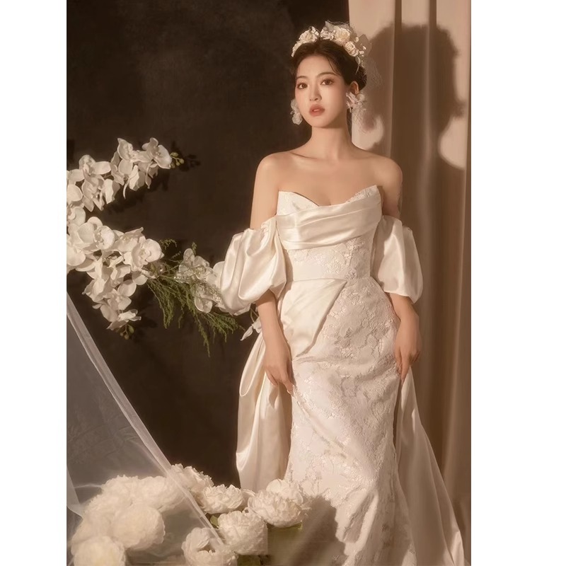 法式复古婚纱新娘2024新款蕾丝出门轻婚纱高级感小众抹胸鱼尾轻纱