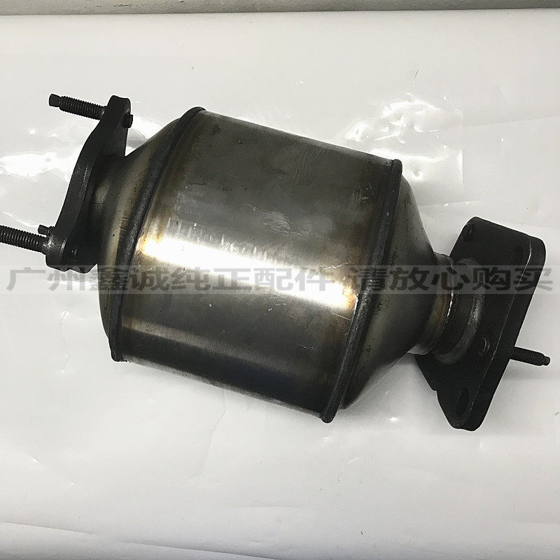 别克新君威君越2.0/2.4三元催化 迈锐宝原厂过年检排气管消声催化