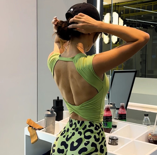 夏季露背瑜伽服美背运动女健身服