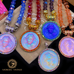 Kirks Folly摩恩脸月亮面睡梦天使玻璃浮雕磁吸吊坠项链