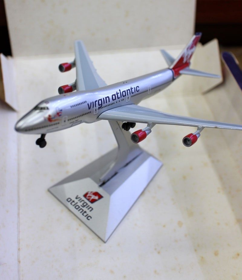 1/400飞机模型747-200 VIRGIN维珍航空波音客机 合金航模飞机 - 实物图