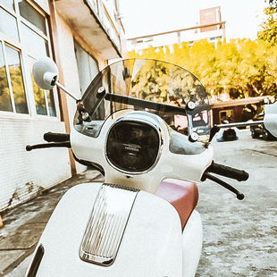 适用本田NWF125新款专用改装风挡F125前挡风复古一体支架配件横杠