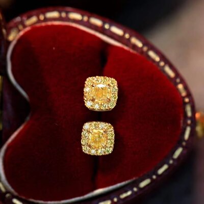 18K金女镶嵌 0.36克拉天然南非高品质钻石黄钻耳钉真金真钻送证书