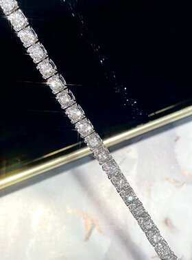 18K金女镶嵌0.925克拉左右天然南非高品质钻石牛头款手链真金真钻