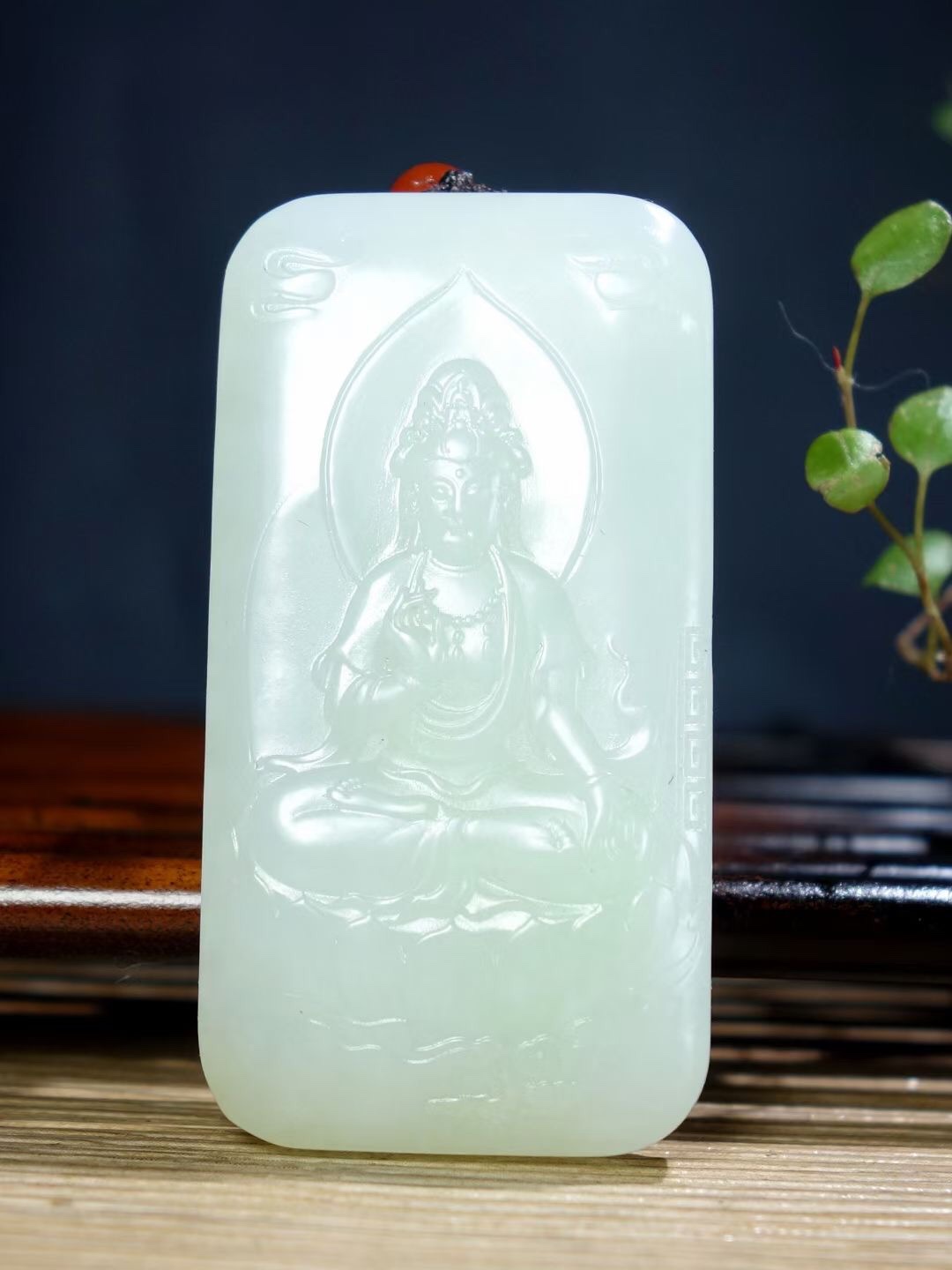 纯天然俄料和田玉俄翠观音牌子挂件男款带证书