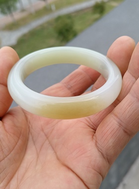 俄料老坑芭莎糖白玉镯子金黄蜜糖双色天然和田玉手镯女玉镯带证书