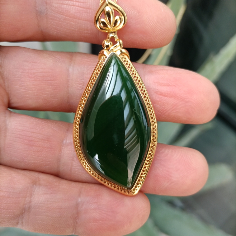 天然俄罗斯老坑碧玉吊坠S925银镶嵌水滴形和田玉挂件男女款带证书
