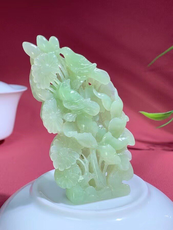 特价款纯天然青海料和田玉翠青双喜临门小摆件带底座带证书