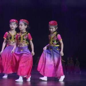六一小小古丽新疆舞蹈演出服女童少数民族维吾尔族服装回族表演服