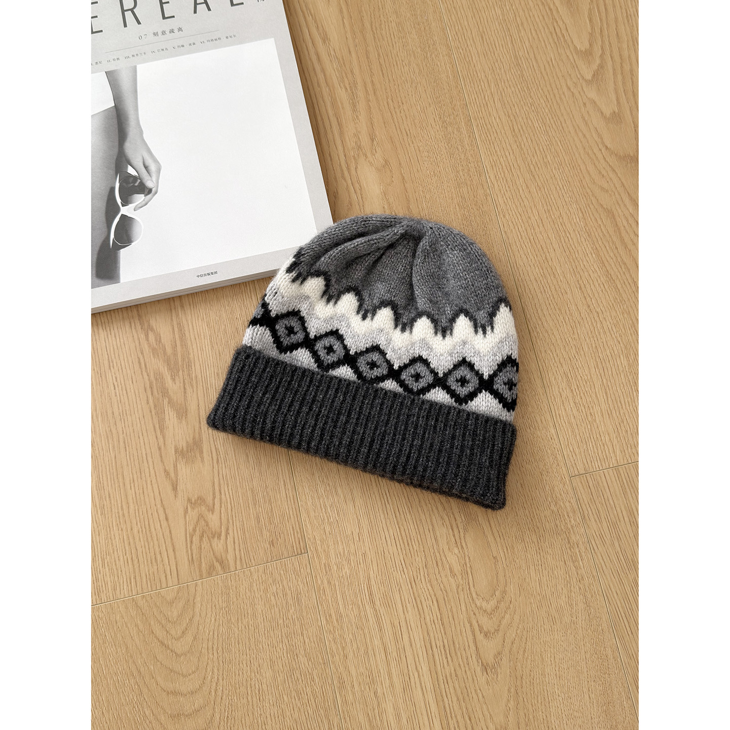 100%山羊绒英国单女士羊绒帽子