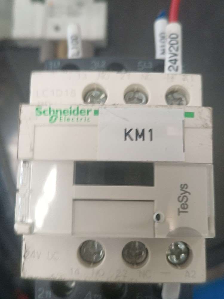 Schneider/施耐德交流接触器LC1D18..