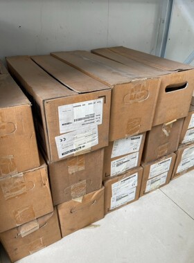 未使用施耐德驱动器配套带电机BSH0702P01A2A-议价