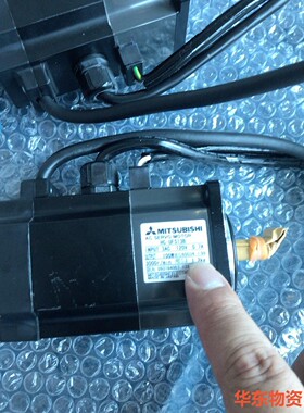 三菱电机HC-UFS13B原包装的电机库存货