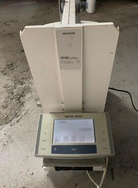 梅特勒xs105电子天平.看图.好像少个称的铁架子.可以开机