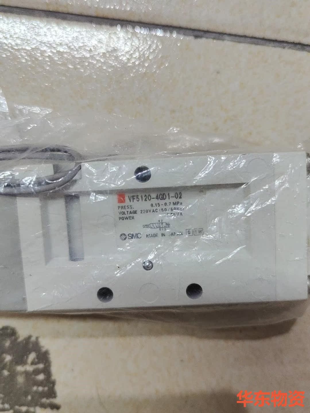 SMC VF5120-4GD1-02电磁阀,实物