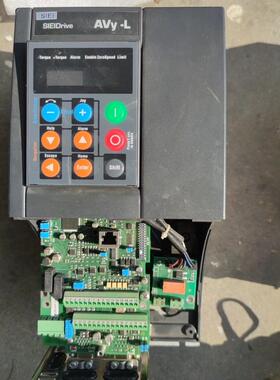 AVy2075-EBLBR4西威变频器如图实拍人间出售