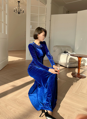 XULU原创轻奢蓝色丝绒高定珠片贴花修身直角肩复古气质V领连衣裙
