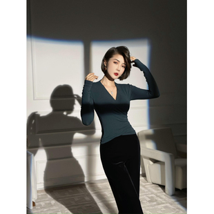 XULU原创纯色美利诺慕斯绒简约通勤气质修身 打底上衣 显瘦褶皱长袖