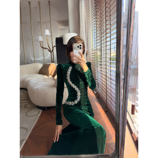 连衣裙 半高领长袖 XULU原创新款 进口丝绒钉珠包臀裙气质墨绿色修身