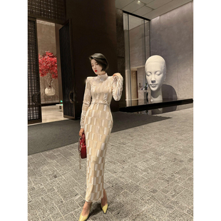连衣裙 高级感显瘦开叉高领长袖 XULU原创新款 丝绒肌理格纹修身