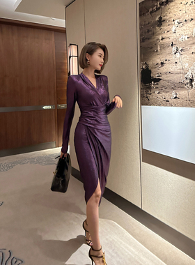 XULU原创进口烫金亮片紫色针织气质显身材高腰褶皱长袖V领连衣裙
