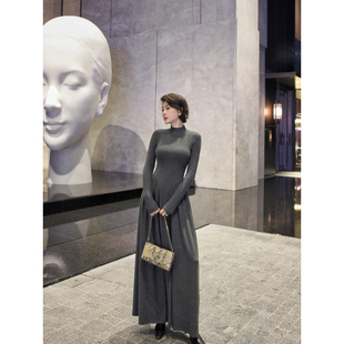 XULU原创纯色美利诺慕斯绒连衣裙优雅半高领长袖 收腰大摆A字裙