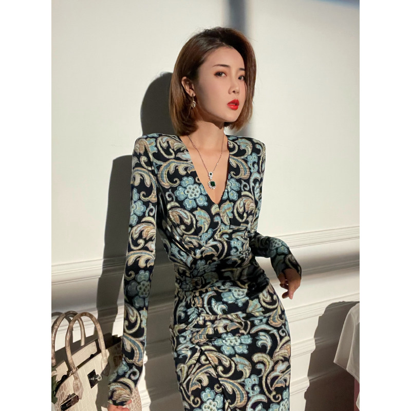 XULU原创针织印花日常百搭休闲长袖修身显瘦收腰包臀V领连衣裙,女装/女士精品,连衣裙,淘宝优惠券,粉丝福利购,淘宝优惠卷