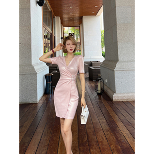 显瘦V领纯色连衣裙 针织烫金粉色裙气质修身 新款 XULU原创夏季