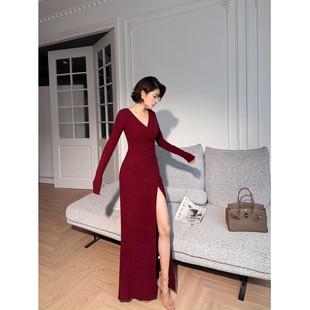 XULU原创秋冬纯色瑞士绒包臀裙性感气质修身 褶皱高腰V领连衣裙