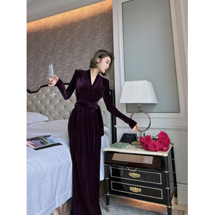 XULU原创新款 直角肩交叠V领连衣裙 茄紫色系带丝绒气质显身材长袖