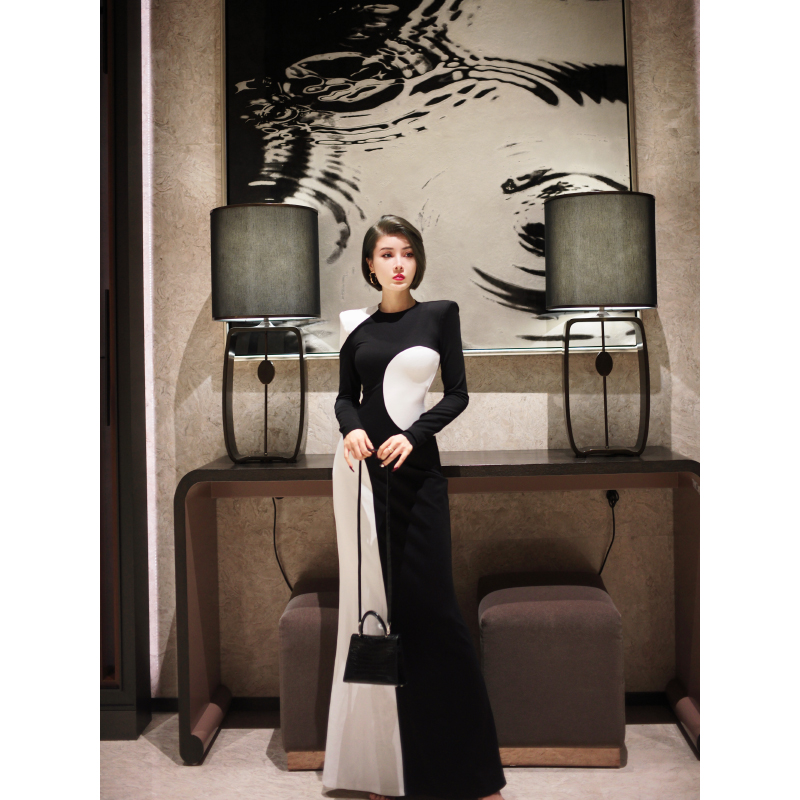 XULU原创纯色拼接修身连衣裙