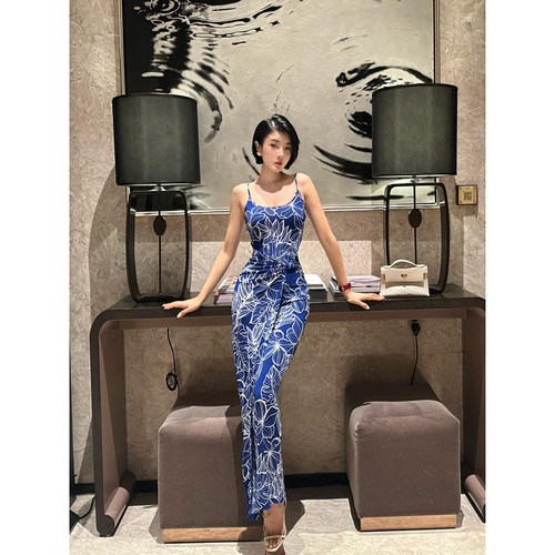 XULU原创夏季素描花针织印花包臀吊带裙纽结收腰修身性感连衣裙