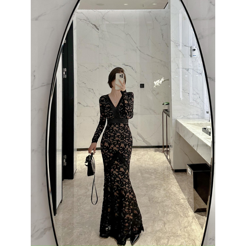 XULU原创法式风小众蕾丝包臀鱼尾裙轻奢优雅修身长袖V领连衣裙