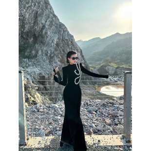 连衣裙 半高领长袖 XULU原创新款 进口丝绒钉珠鱼尾裙黑色百搭修身