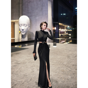 XULU原创进口植绒点金工艺烫钻气质优雅褶皱纽结包臀半高领连衣裙