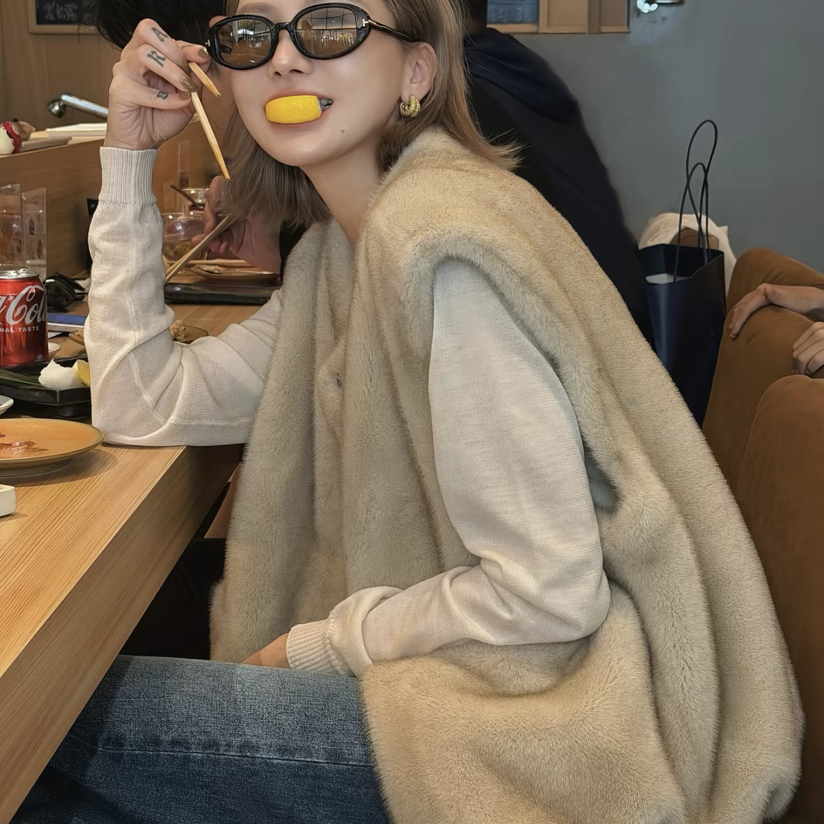 贵感时髦暖仿水貂绒短款圆领暗扣里布版无袖环保细腻马甲背心皮草