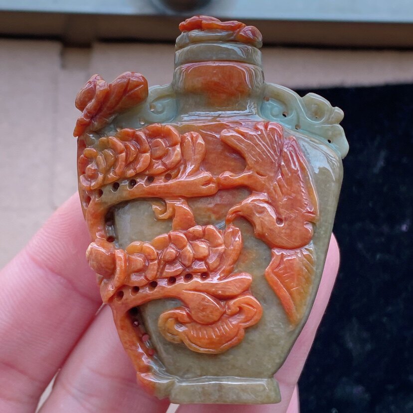 直亏清甩代卖  红翡喜上眉梢鼻烟壶
