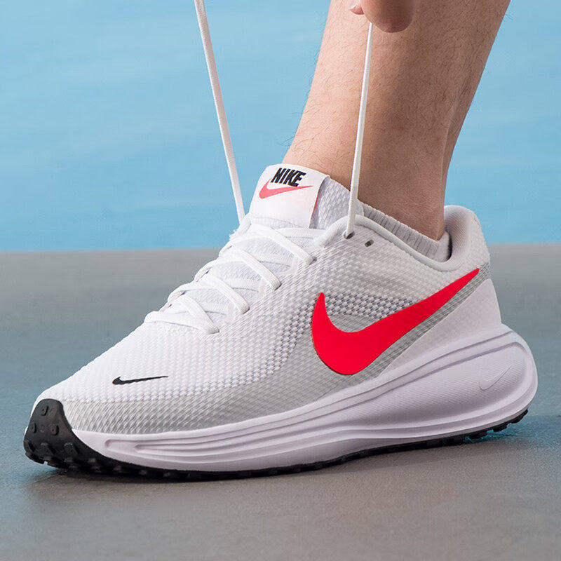 Nike耐克鞋子正品网面跑步鞋REVOLUTION 8男鞋轻便运动鞋新款红鞋