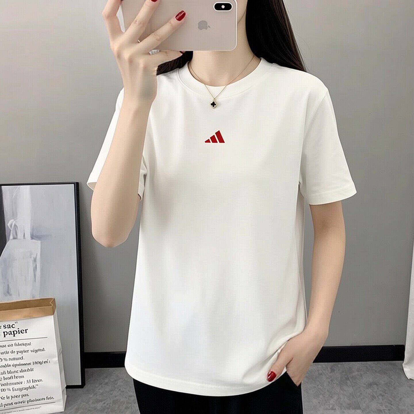 阿迪达斯短袖运动T恤女简
