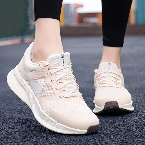 NIKE耐克跑步鞋女鞋夏季正品粉色RUN SWIFT 3轻便软底运动休闲鞋