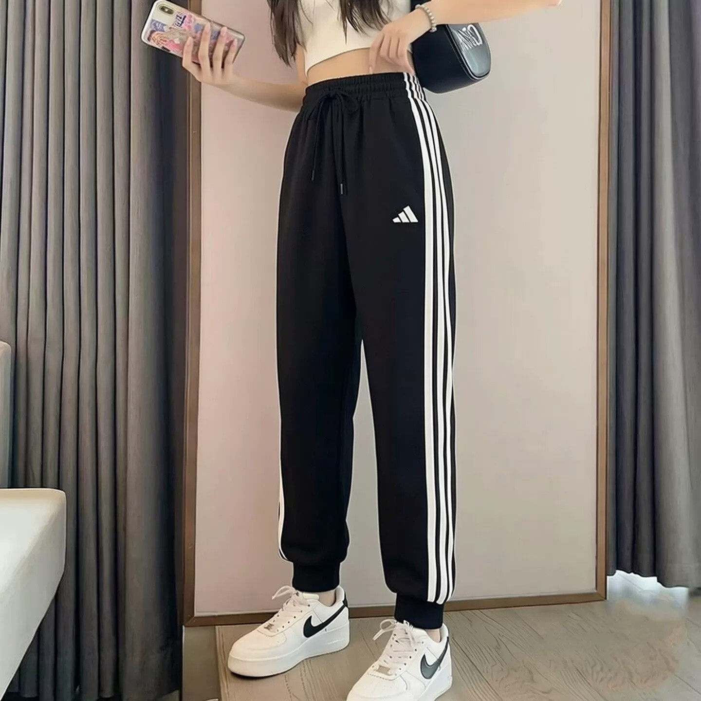 阿迪达斯侧边条纹运动卫裤女正品透气宽松显瘦长裤收口束脚休闲裤