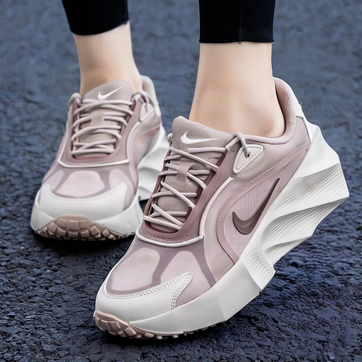 Nike耐克鞋子AURAEDGE跑