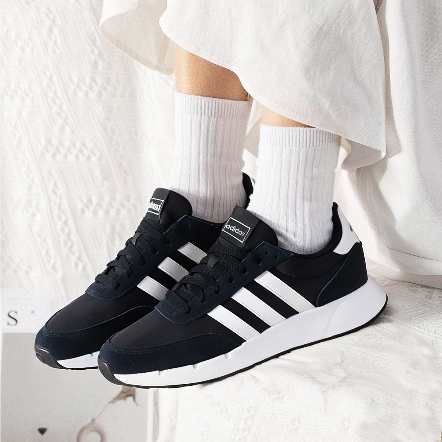 阿迪达斯运动鞋女秋季新款低帮复古黑白轻便德训鞋透气跑步鞋女鞋