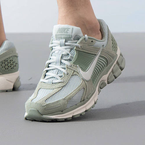 Nike耐克男鞋夏季新款ZOOM VOMERO 5运动鞋复古休闲鞋慢跑老爹鞋