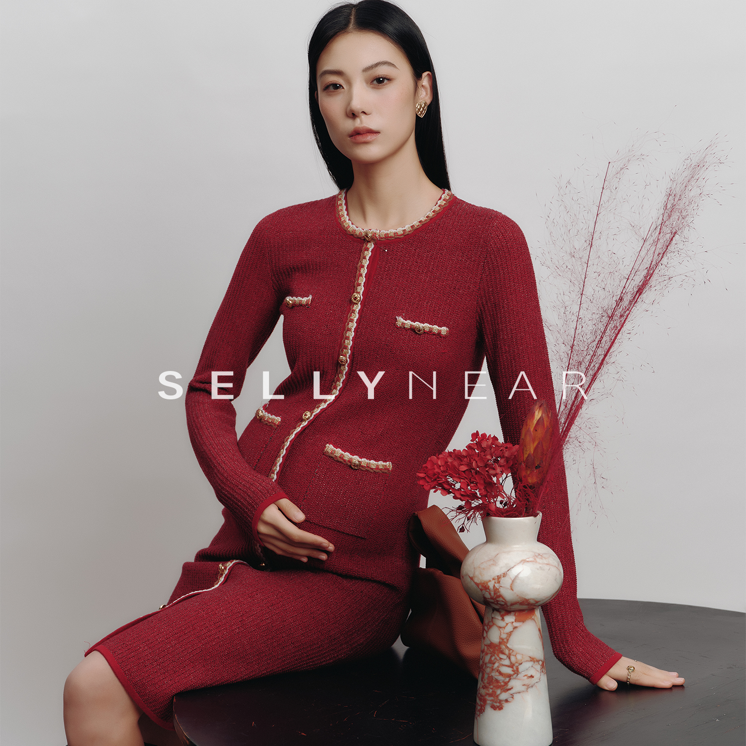 SELLYNEAR孕妇连衣裙时尚法式高级感穿搭正红色千金风小香针织裙