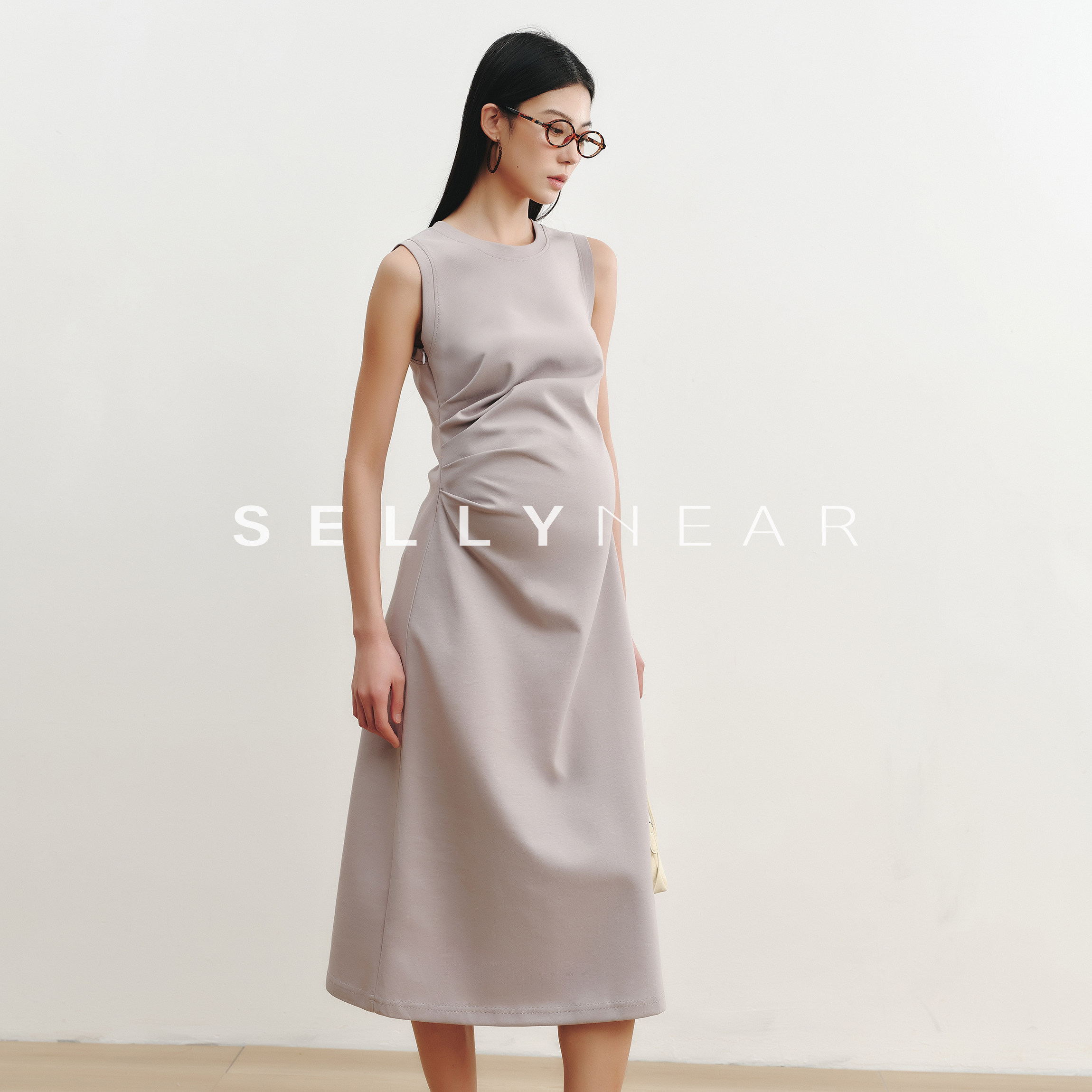 SELLYNEAR高级感孕妇连衣裙夏季2026新款时尚抽褶孕期无袖背心裙
