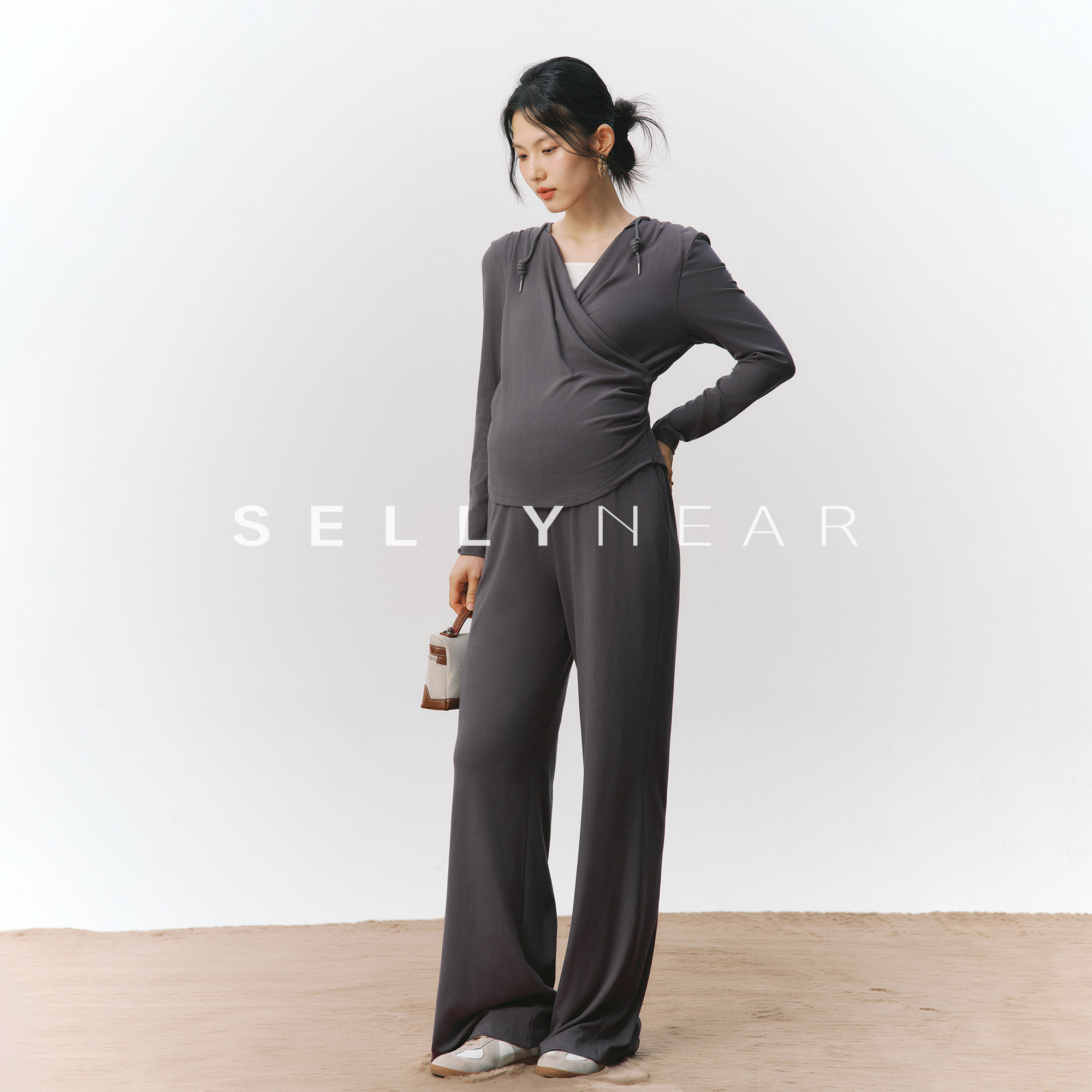 SELLYNEAR孕妇装2026新款秋季套装时尚可哺乳撞色休闲针织两件套图片