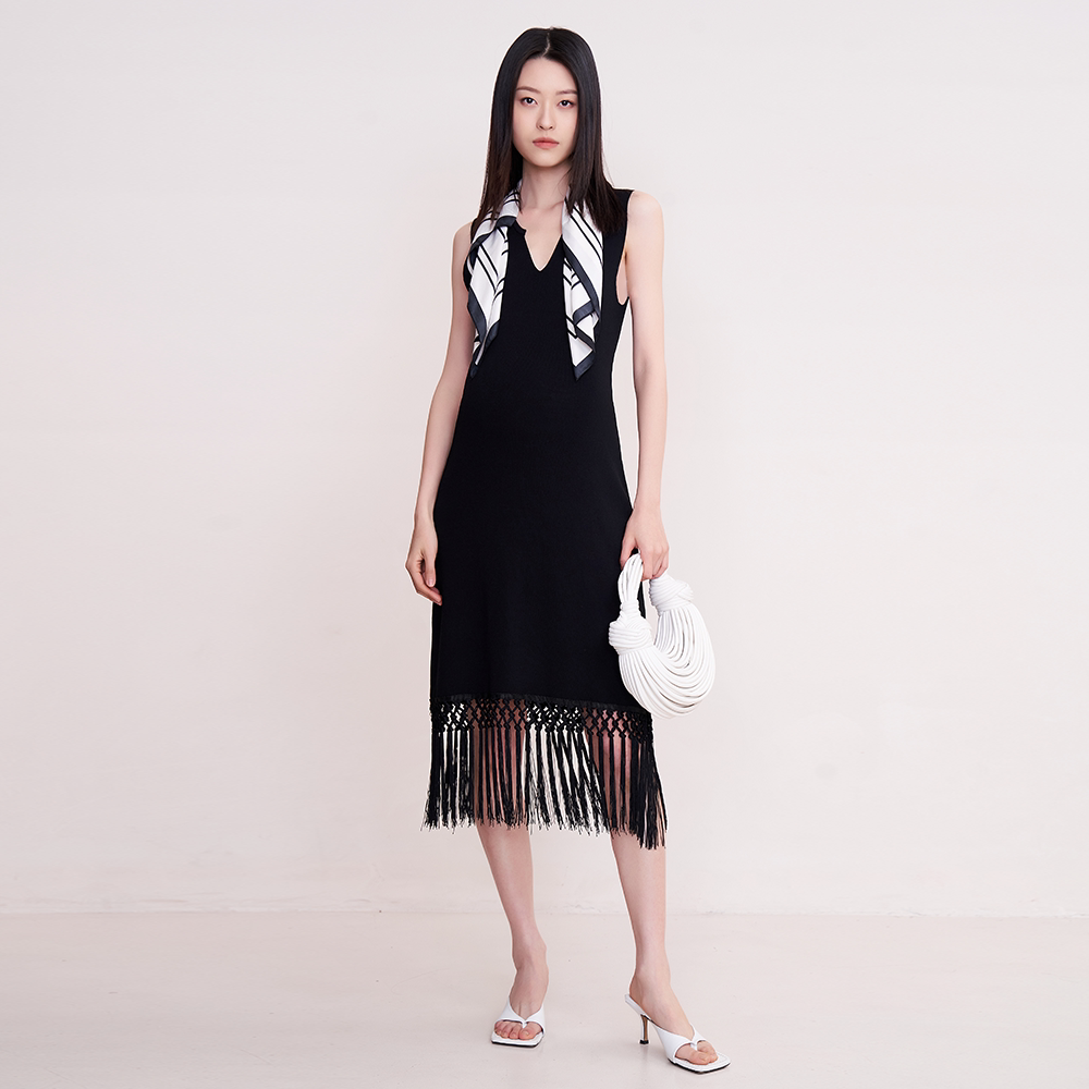SELLYNEAR黑色流苏针织连衣裙图片
