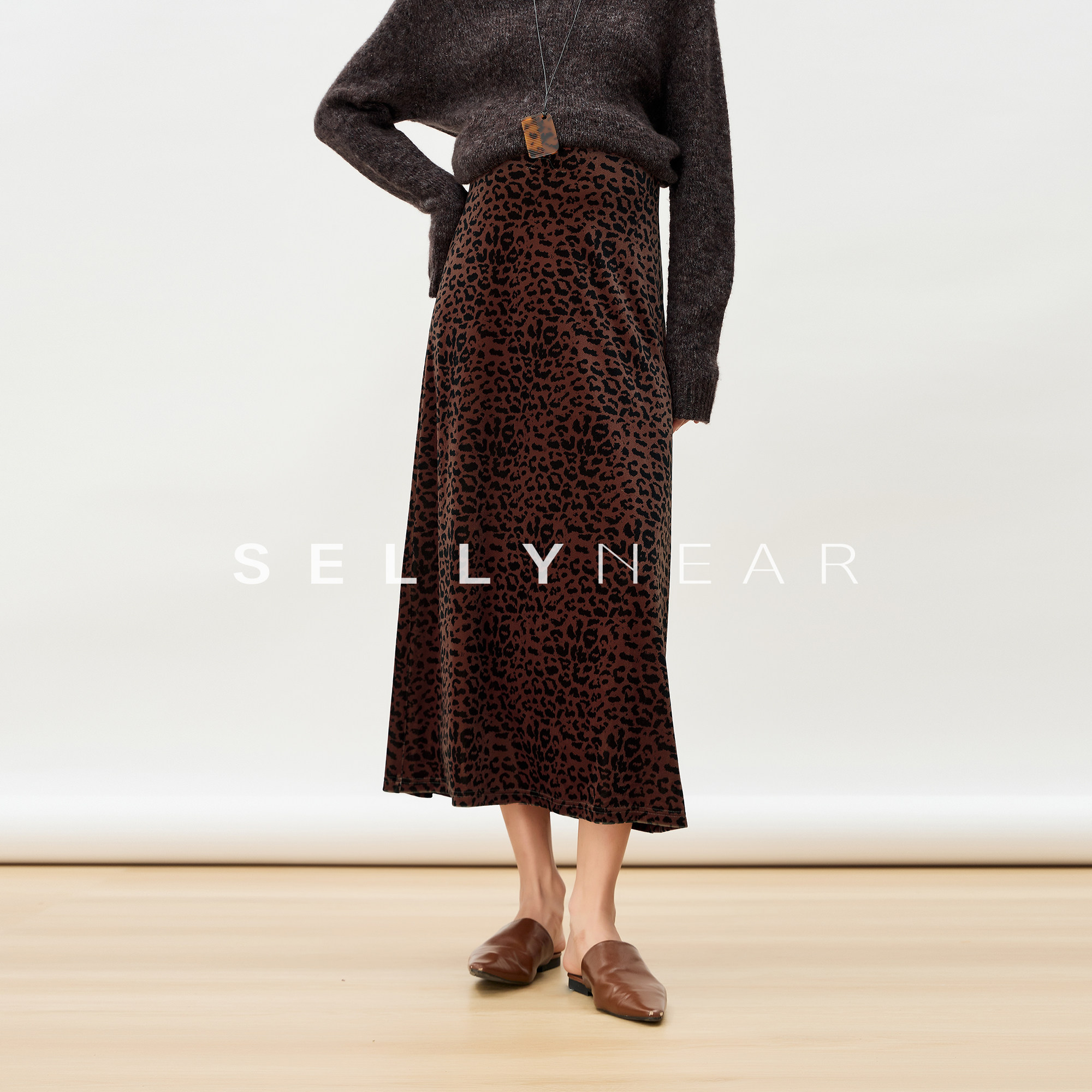 SELLYNEAR孕妇半身裙2025新款秋装时尚巧克力色豹纹丝绒鱼尾半裙