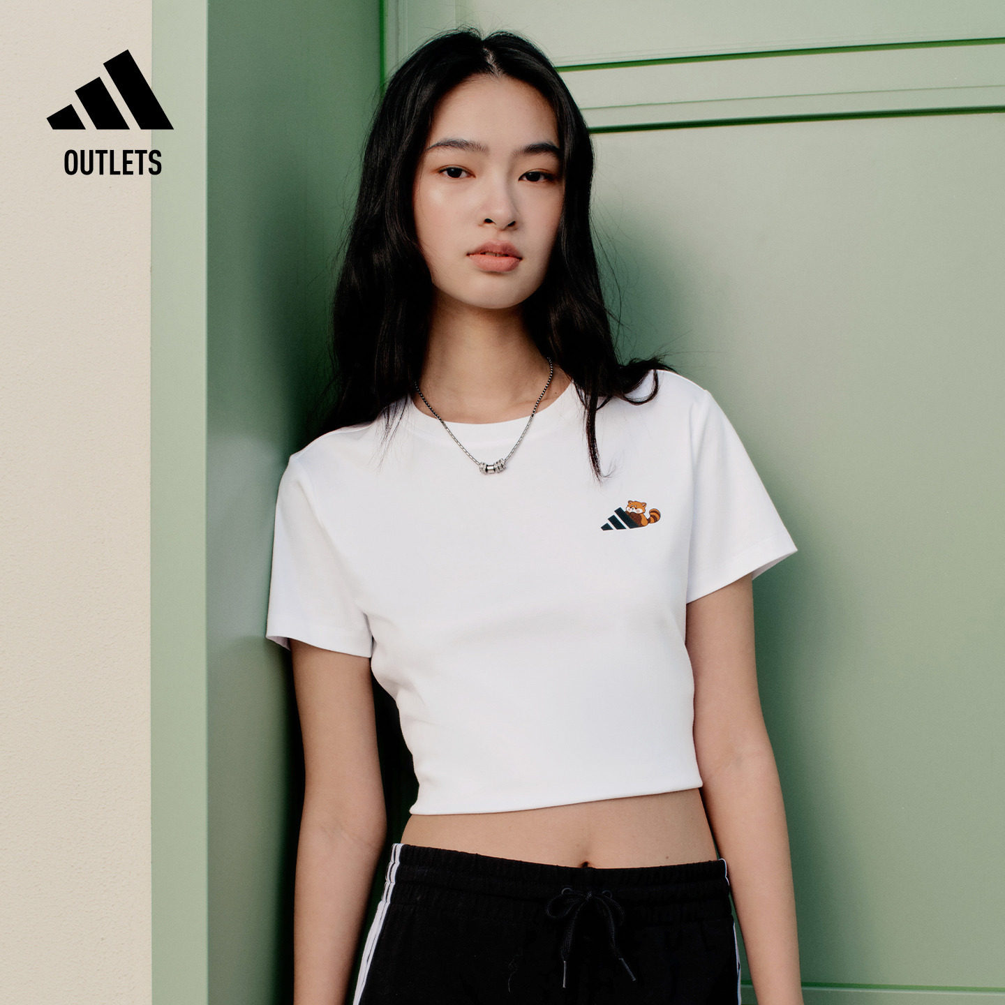 阿迪达斯女子T恤adidas
